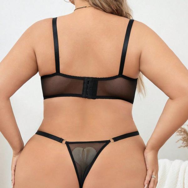 Plus Size Floral Lace Lingerie Set – Sexy Floral Bra & Panty in Black & Red for Curvy Women